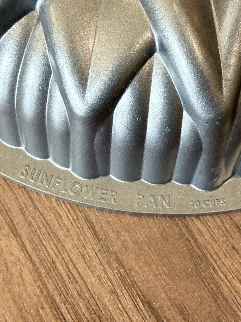 Nordic Ware SUNFLOWER Bundt Cake Pan Mold 10 Cup Aluminum USA Floral Bakeware